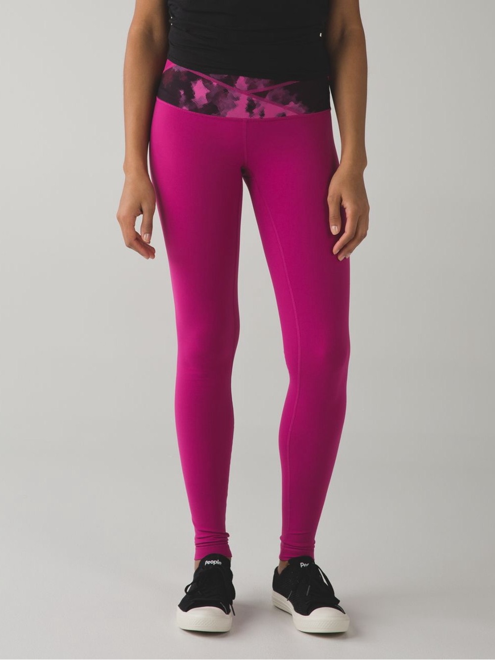 Lululemon Wunder Under Pant (Hi-Rise) in Raspberry & Blooming Pixie Size 6